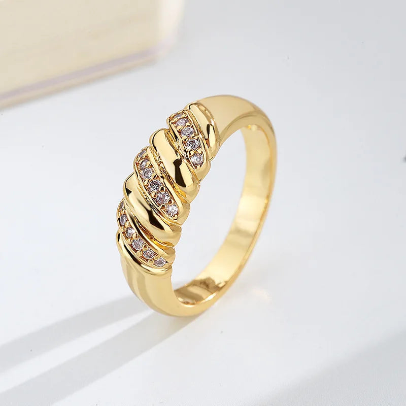 ZHOUYANG Vintage Gold Chunky Croissant Ring for Women