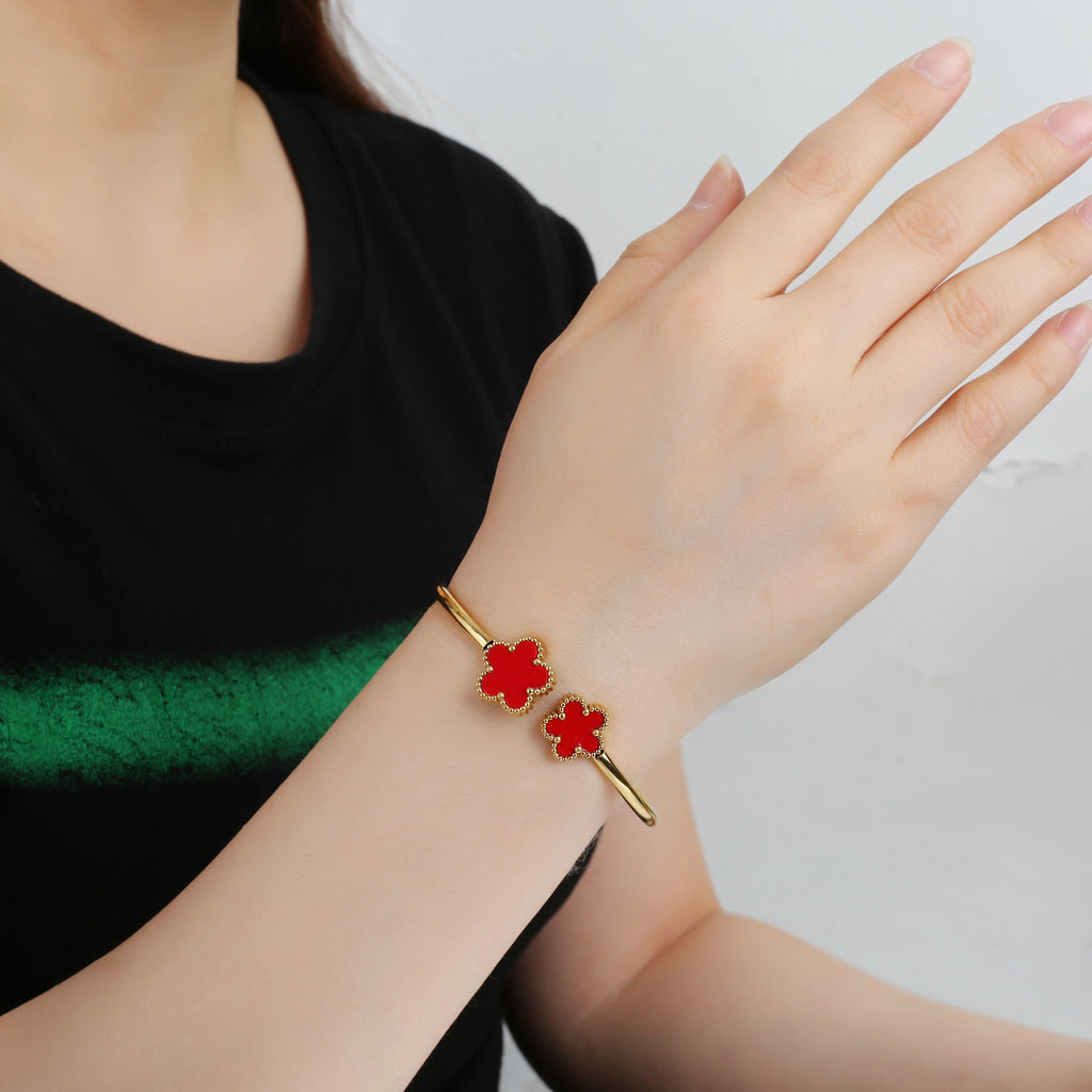 Adjustable Five-Leaf Flower Open Bangle – Gold-Plated Stainless Steel