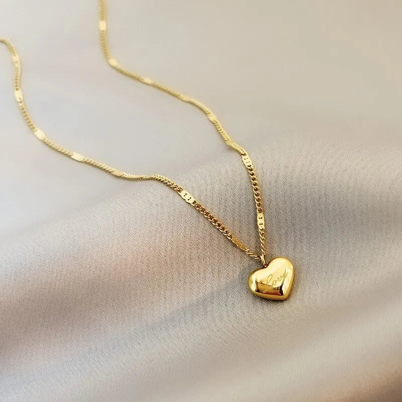 Coeur Pêche – Gold Love Pendant Necklace