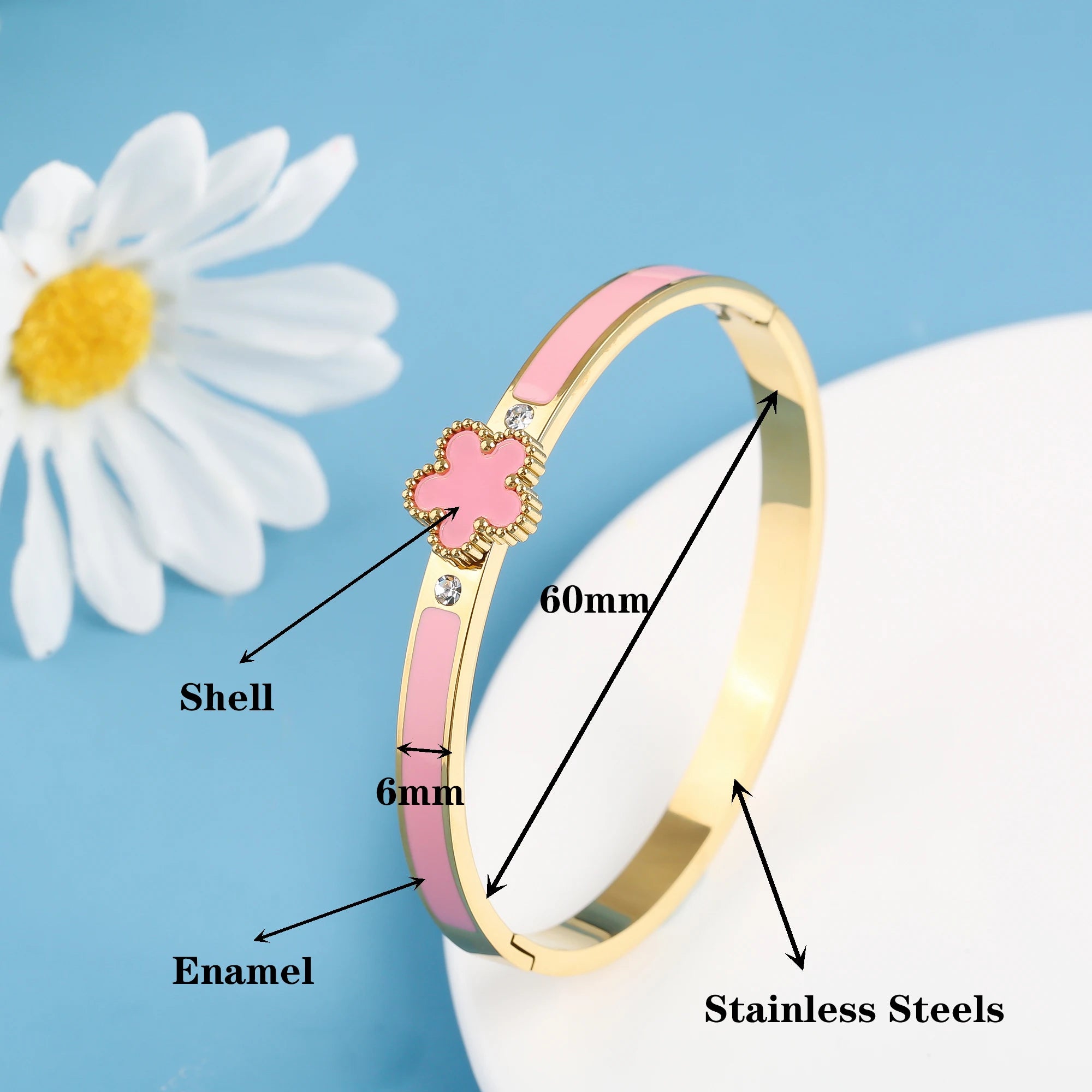 Chunky Five-Leaf Flower Open Bangle – 18K Gold Stainless Steel