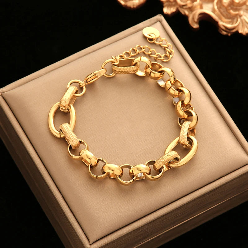 Twisted 316L Stainless Steel Bracelet – 18K Gold Plated for Women