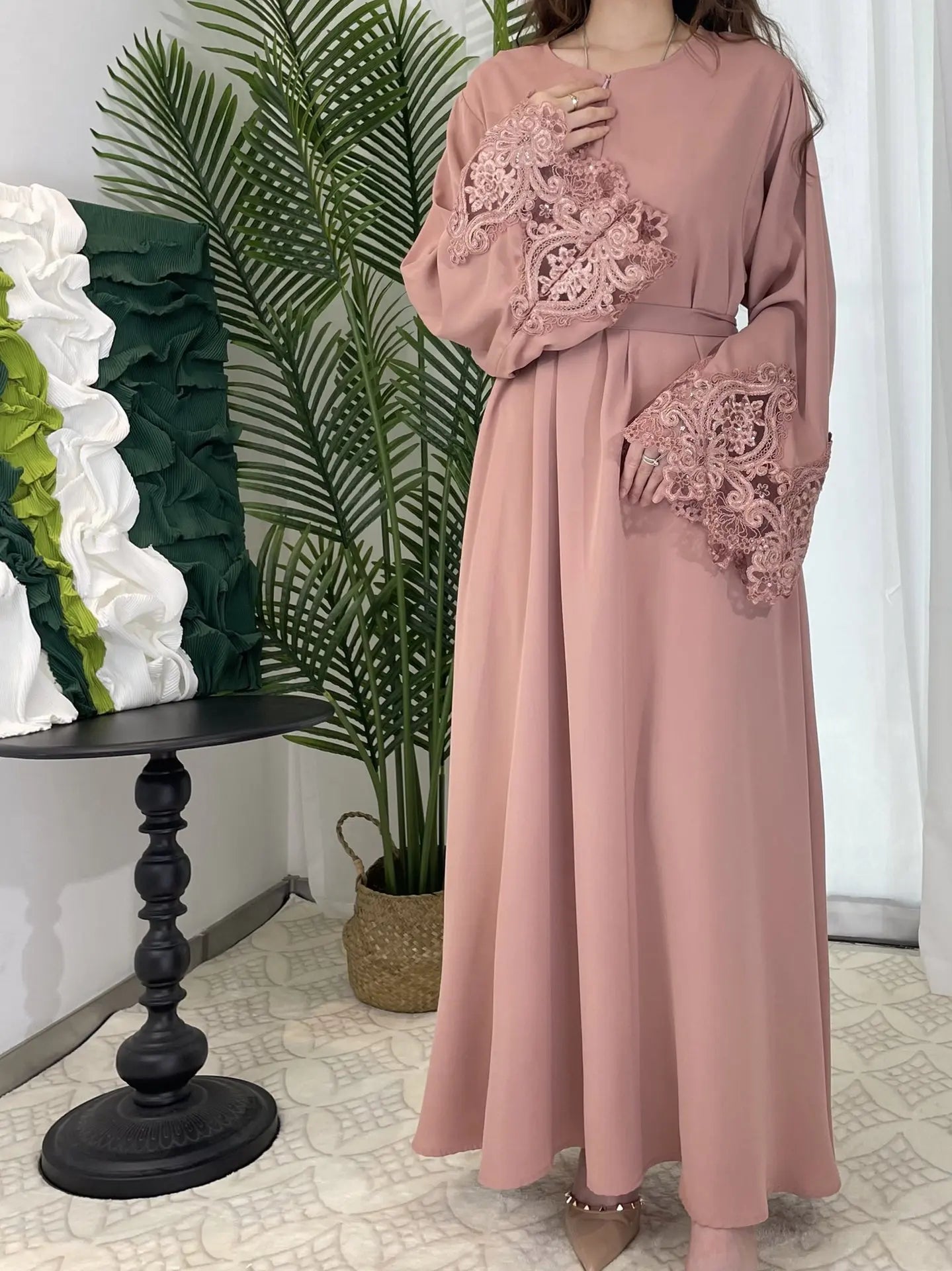 Plus Size Dubai Abaya – Lace Floral Long Sleeve Kaftan Dress for Muslim Women