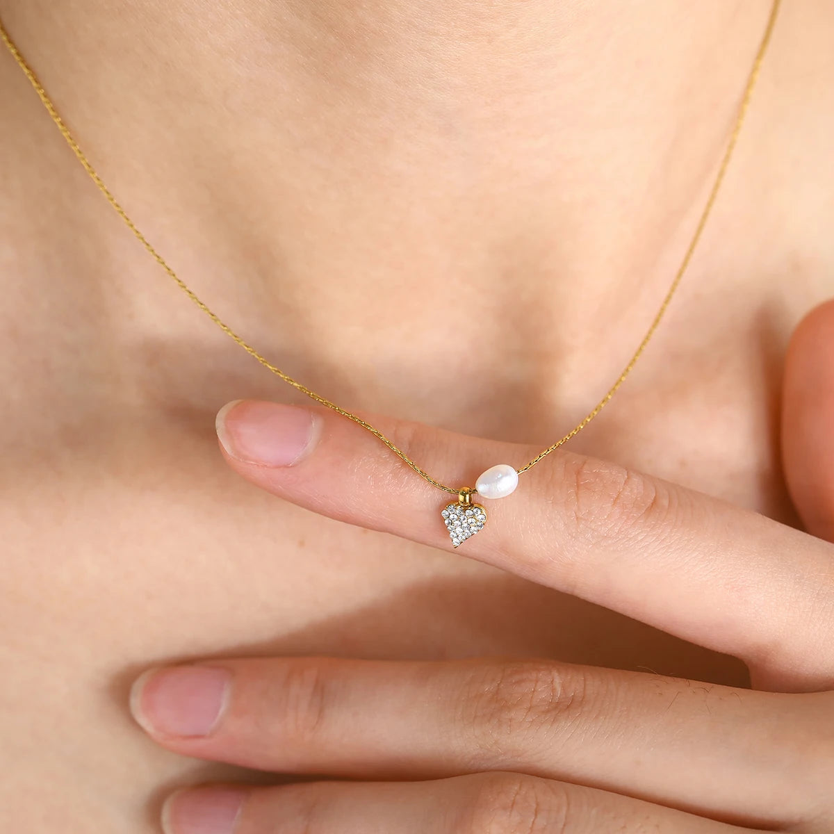 Cœur d’Or – Elegant Crystal Heart Necklace & Bracelet Set