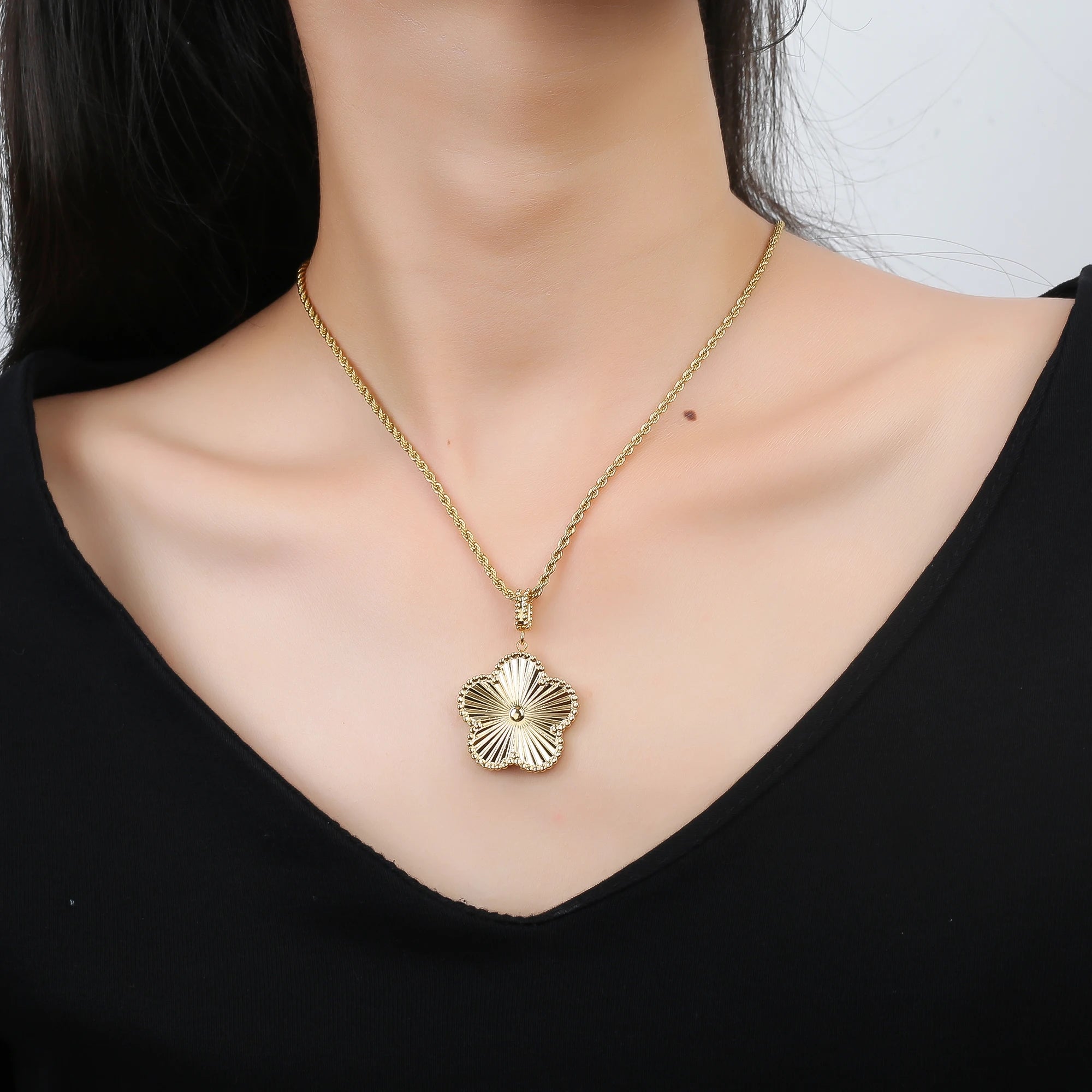 Classic Stainless Steel Laser Pendant Necklace – 45/60cm for Women