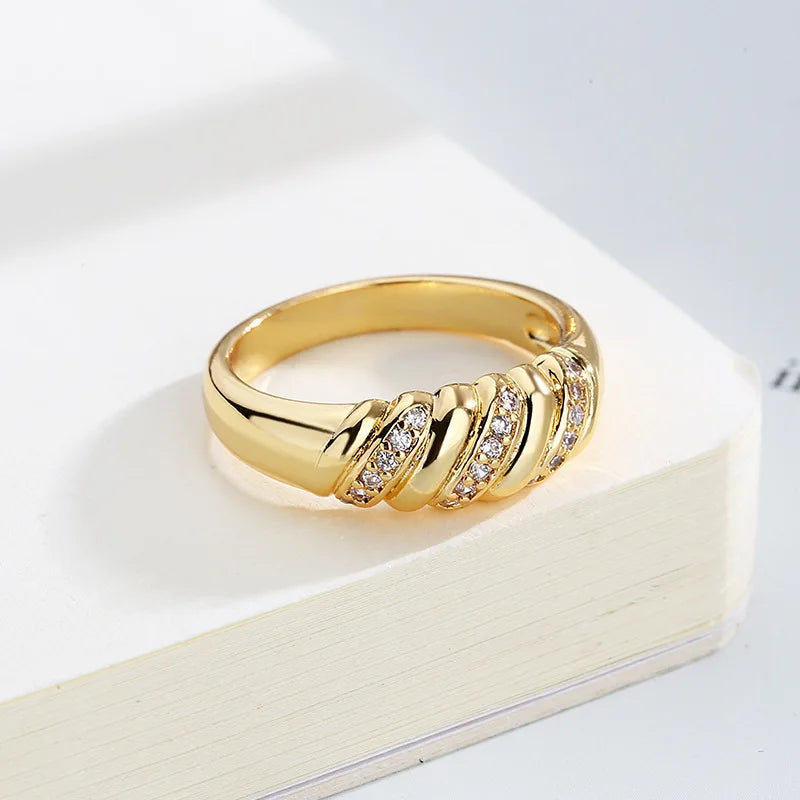 ZHOUYANG Vintage Gold Chunky Croissant Ring for Women