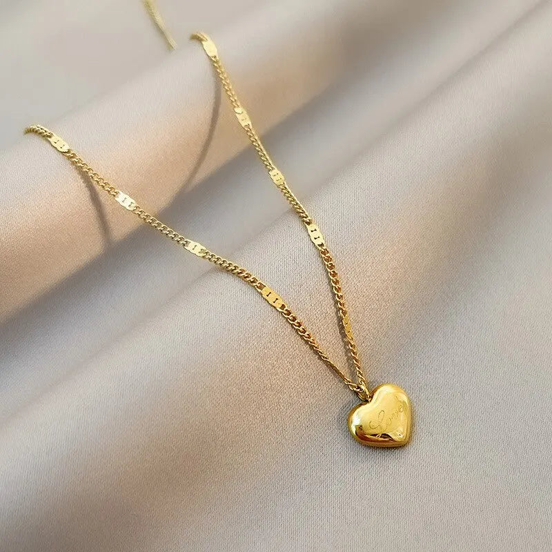 Coeur Pêche – Gold Love Pendant Necklace