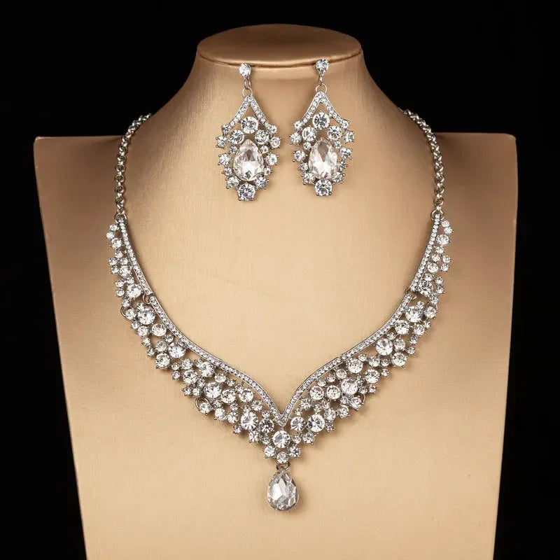 Brillance AB – Crystal Choker & Earrings Set