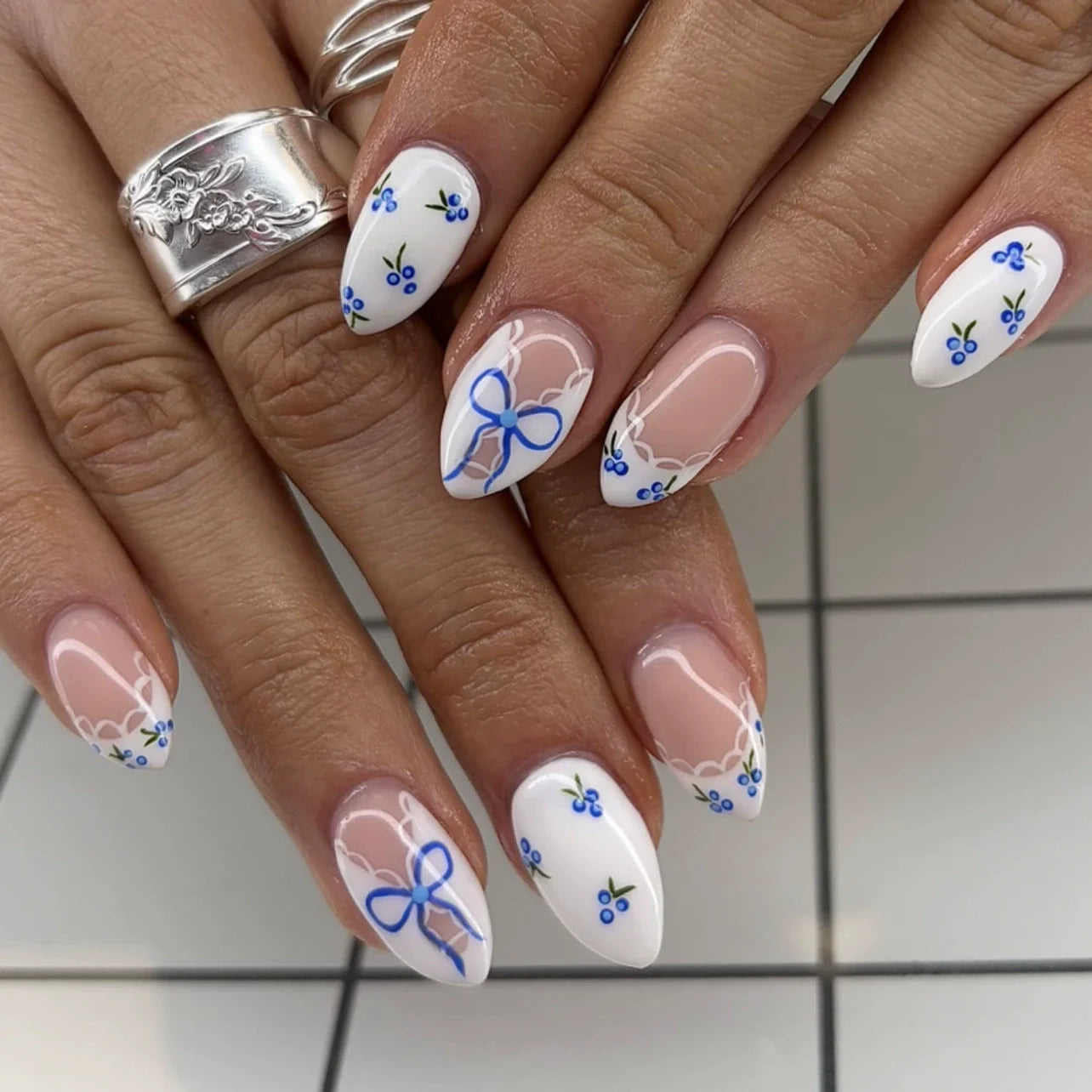 24pcs Matte Almond Press-On Nails with Rose Leaf Design