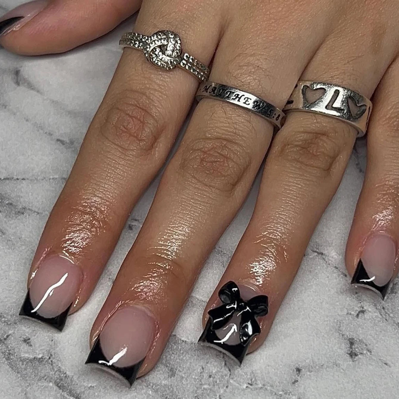 24PCS Halloween Mummy Fake Nails – Short Square, Full Coverage, Cute Press-On