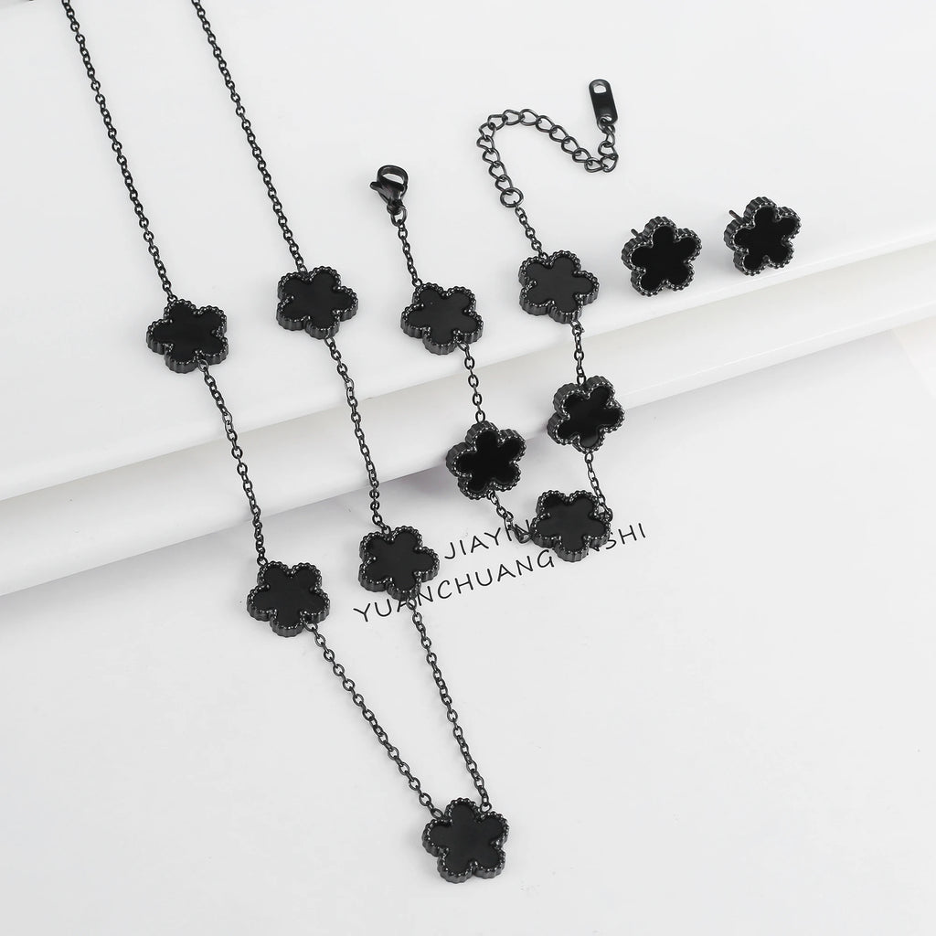 Fleur de Grace – 18K Gold Plated Clover Jewelry Set