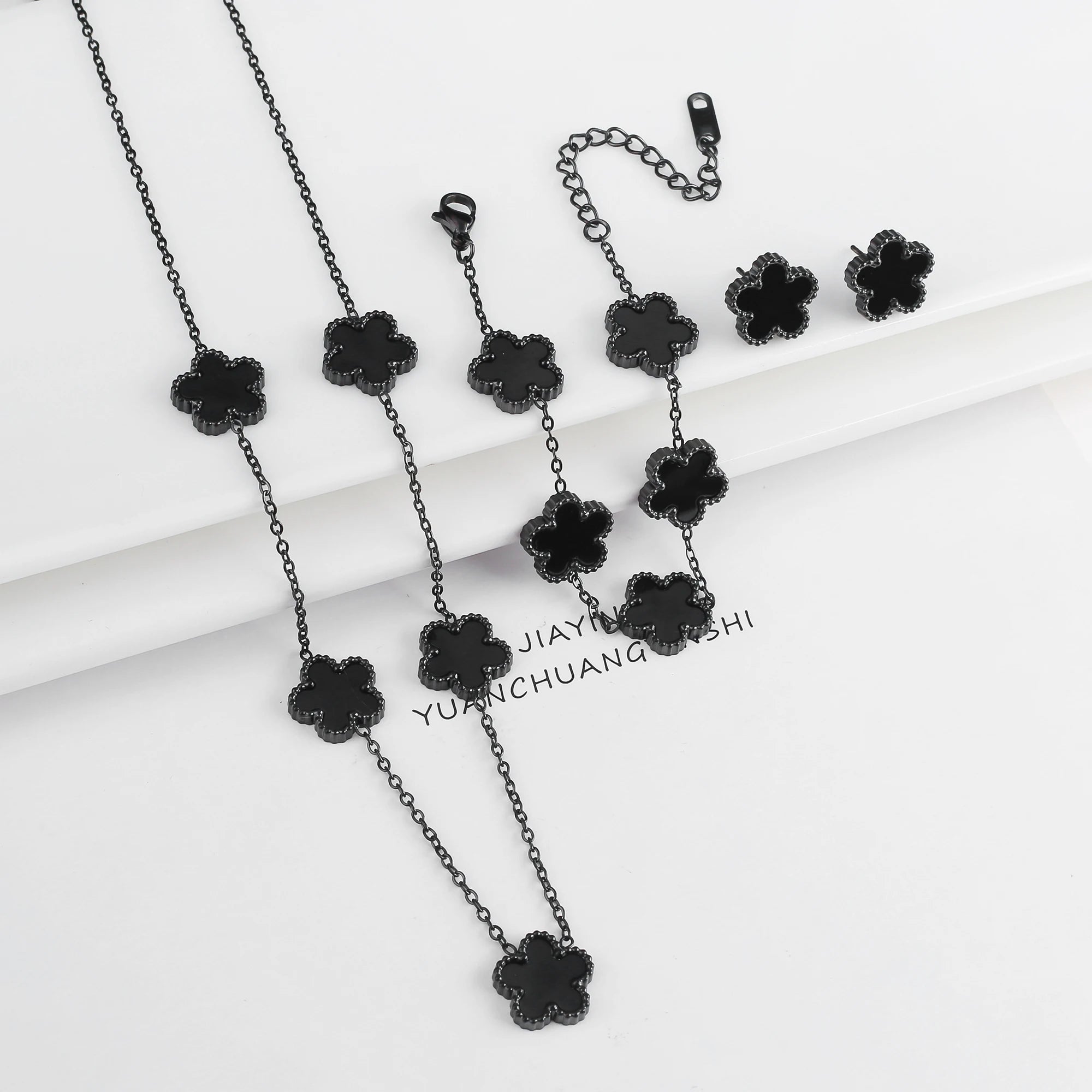 Fleur de Grace – 18K Gold Plated Clover Jewelry Set