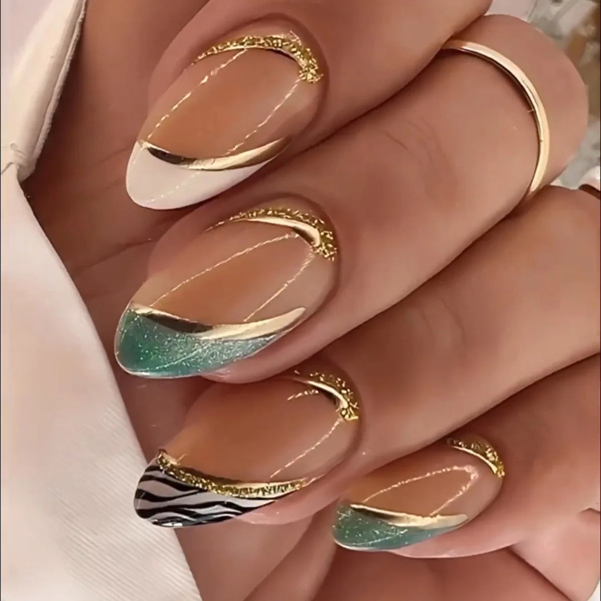 Medium Acrylic Almond Fake Nails – Removable Press-On, French Style, Europe/USA Design