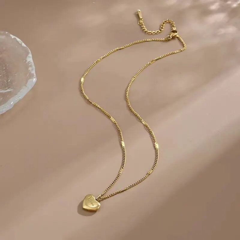 Coeur Pêche – Gold Love Pendant Necklace
