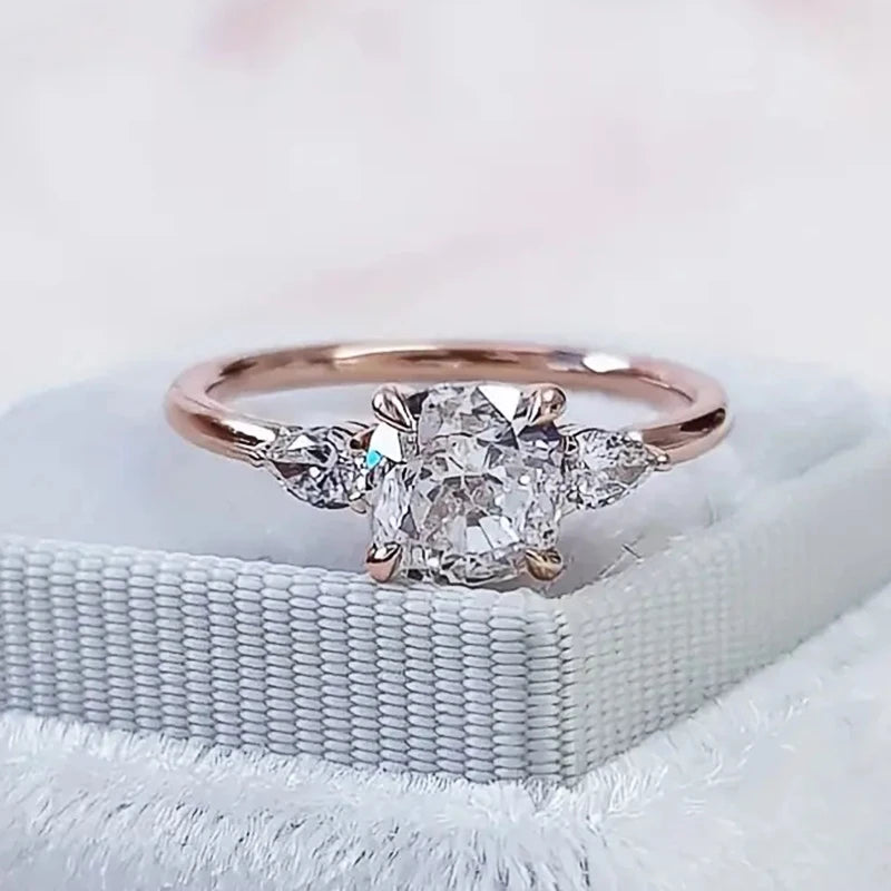 Lumière Ring – Cushion Cut Zircon Elegance