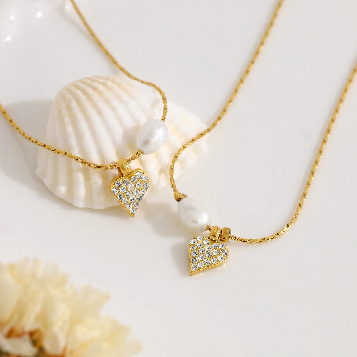 Cœur d’Or – Elegant Crystal Heart Necklace & Bracelet Set