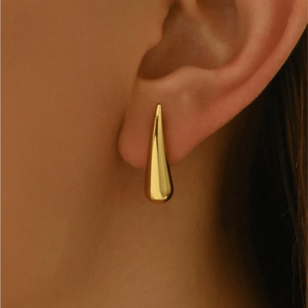 Goutte Piquante – Minimalist Chili Drop Earrings