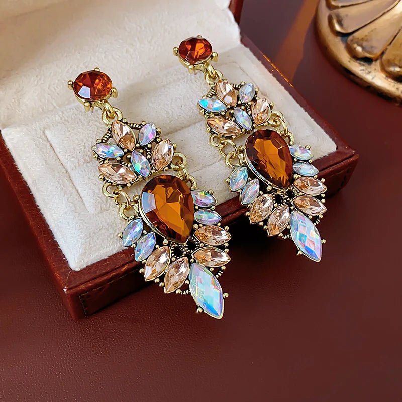 Feuille de Luxe – Leaf Rhinestone Earrings
