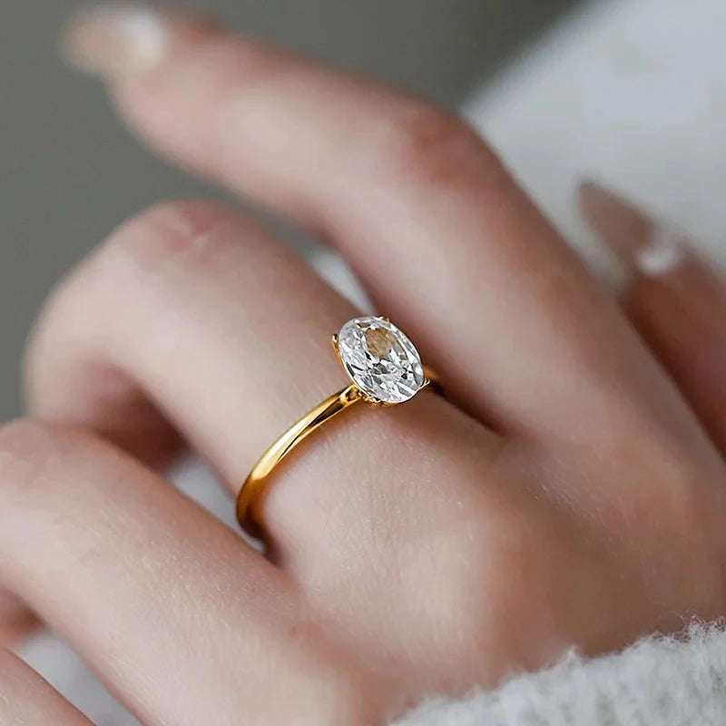 Éclat d’Amour – Sterling Silver Oval Zircon Ring