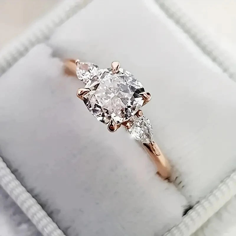 Lumière Ring – Cushion Cut Zircon Elegance