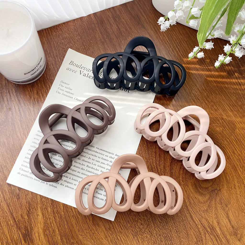 Frosted Hollow Hair Claw – Elegant Bow Barrette, Korean Style