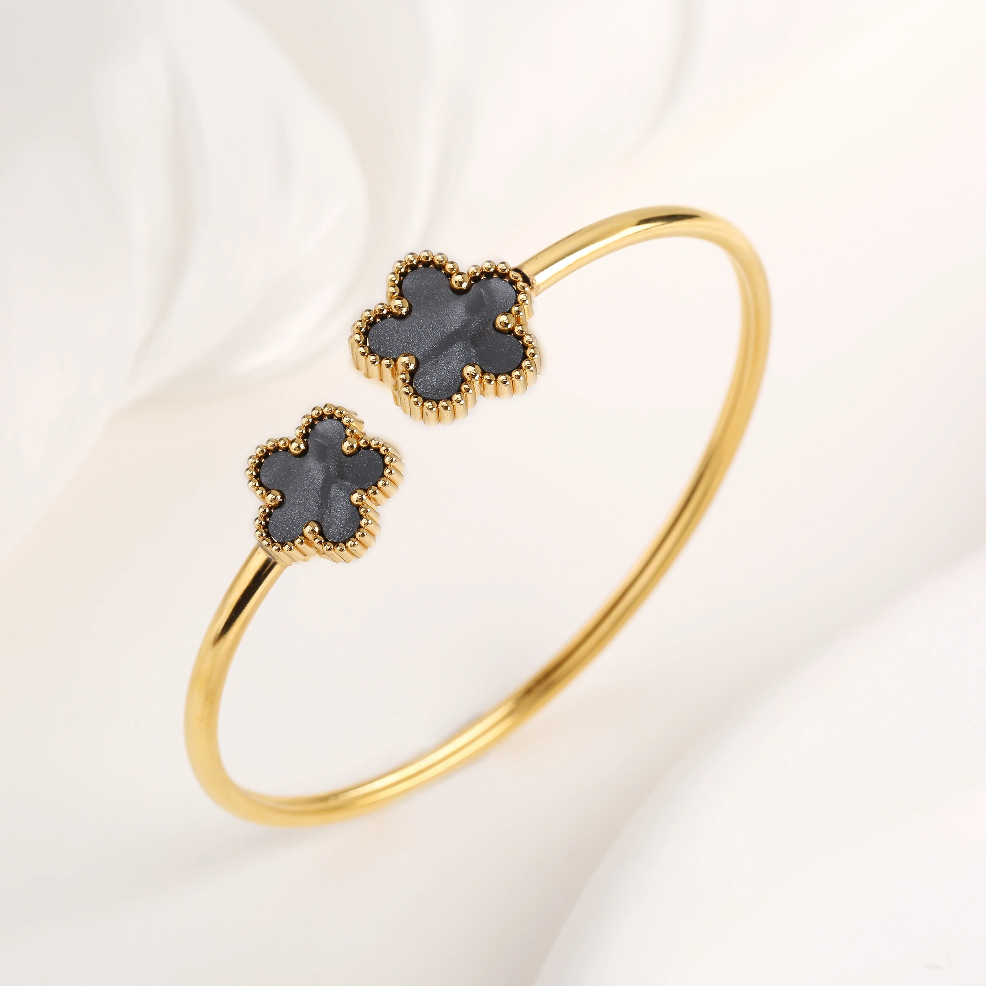 Adjustable Five-Leaf Flower Open Bangle – Gold-Plated Stainless Steel