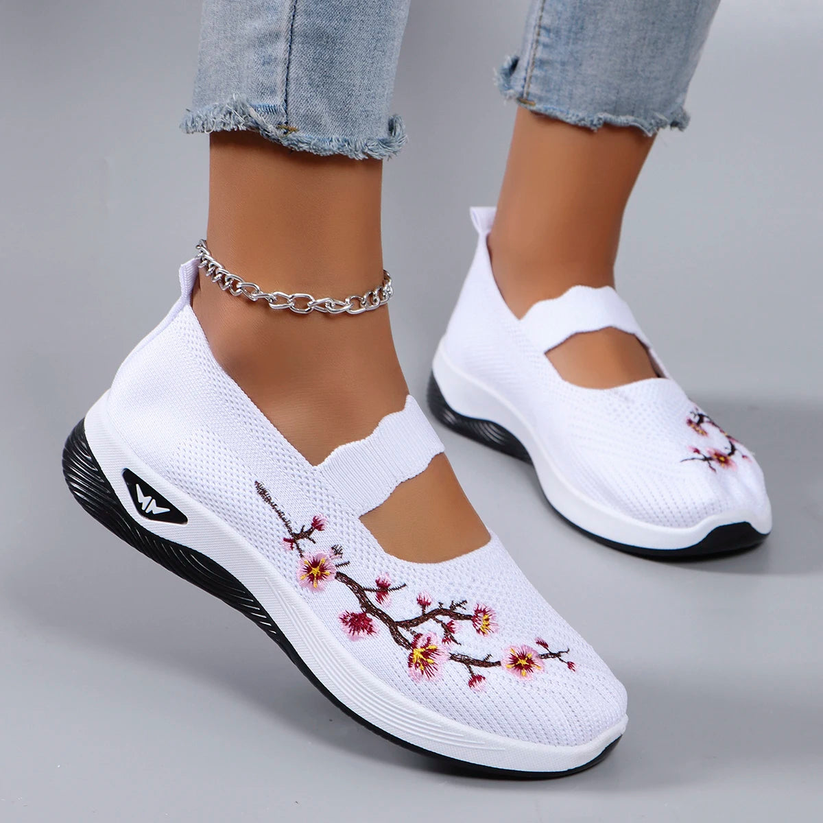 Women’s Summer Breathable Mesh Flat Sneakers – Casual Sports Shoes