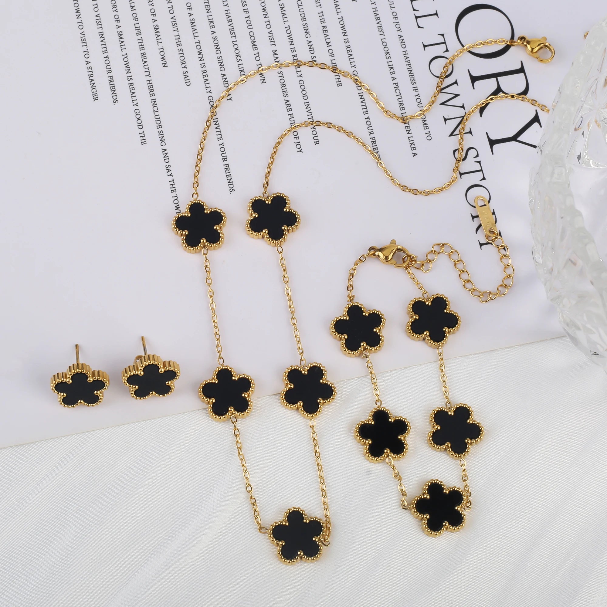 Fleur de Grace – 18K Gold Plated Clover Jewelry Set
