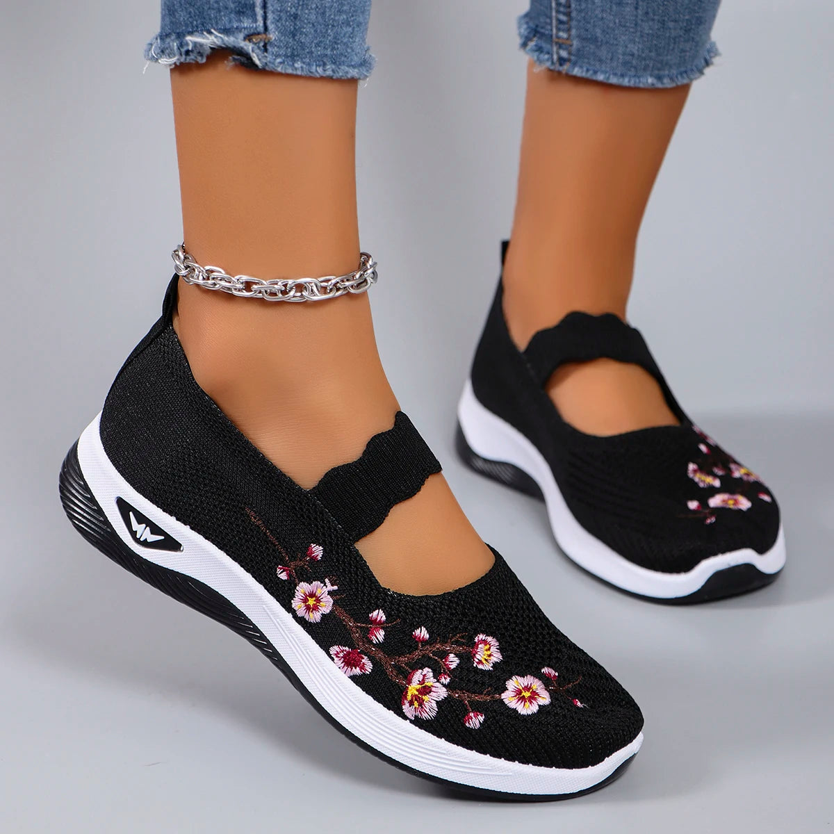 Women’s Summer Breathable Mesh Flat Sneakers – Casual Sports Shoes