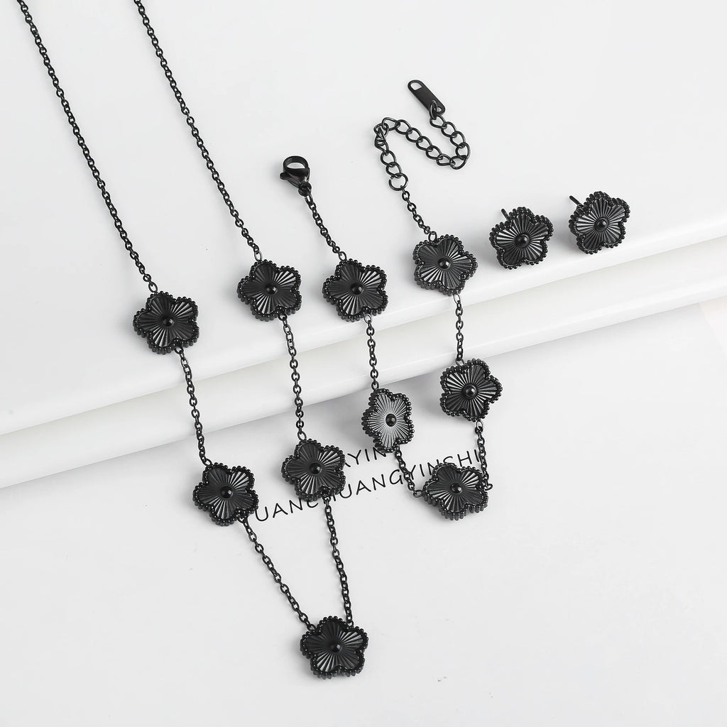 Fleur de Grace – 18K Gold Plated Clover Jewelry Set