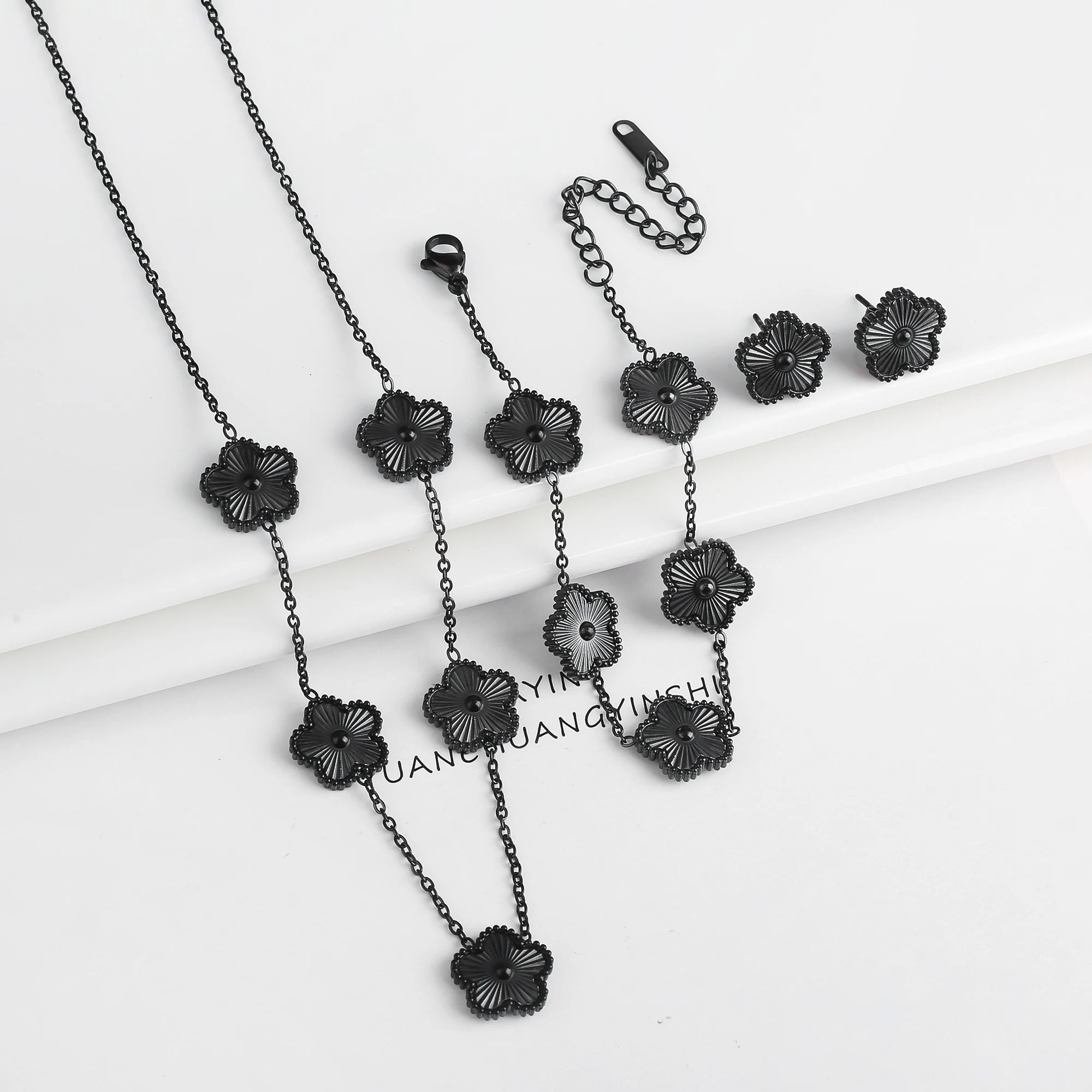 Fleur de Grace – 18K Gold Plated Clover Jewelry Set