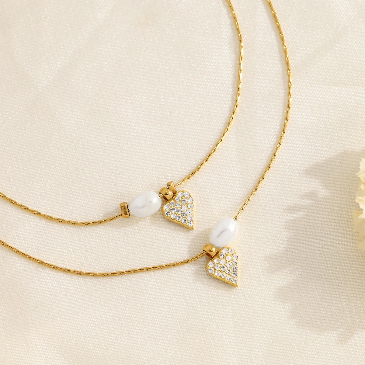Cœur d’Or – Elegant Crystal Heart Necklace & Bracelet Set