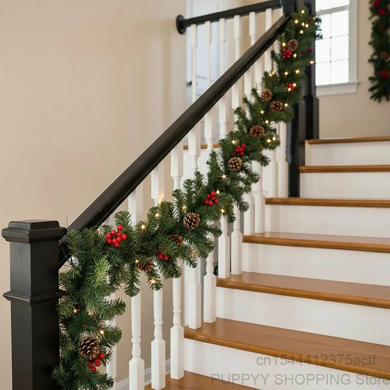 🎀 2.7M Pinecone & Red Berry Christmas Garland – Décor de Noël Élégant