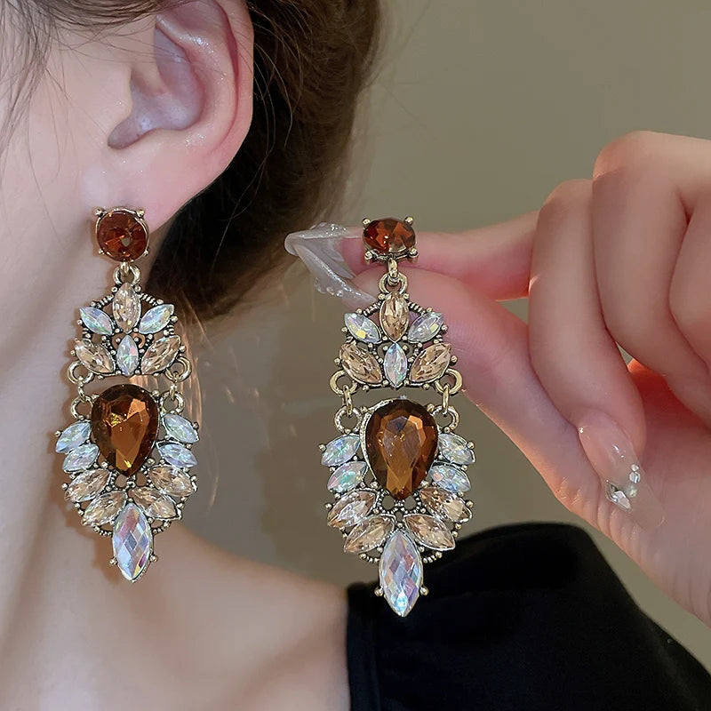 Feuille de Luxe – Leaf Rhinestone Earrings