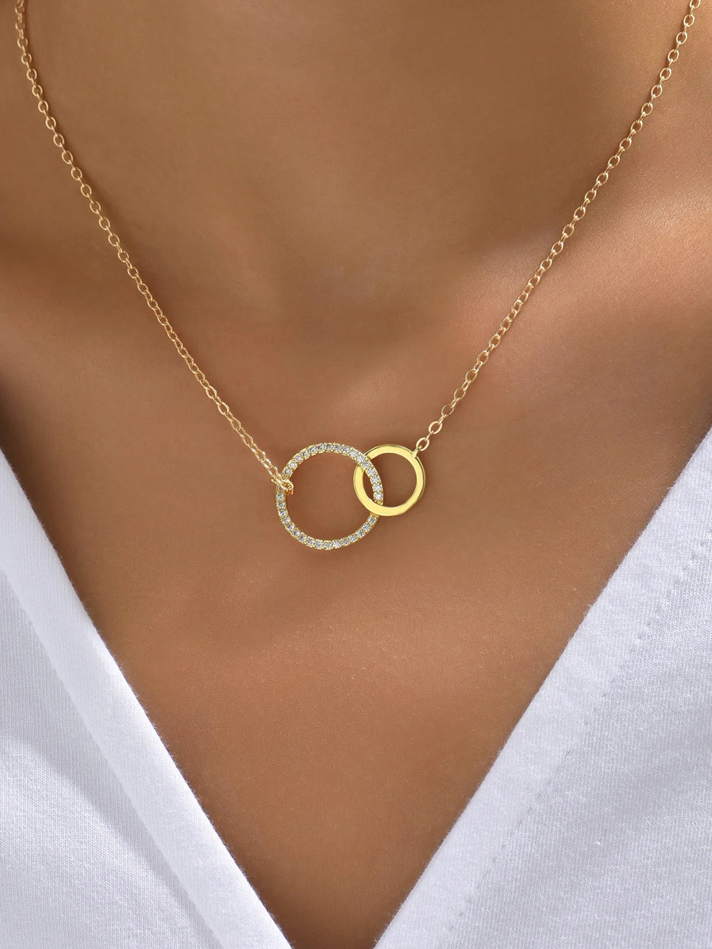 Cercle Duo – Minimalist Pendant Necklace