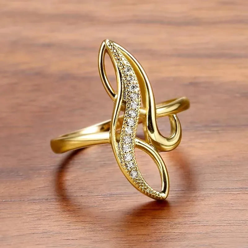 Étoile Dorée – Marquise CZ Ring