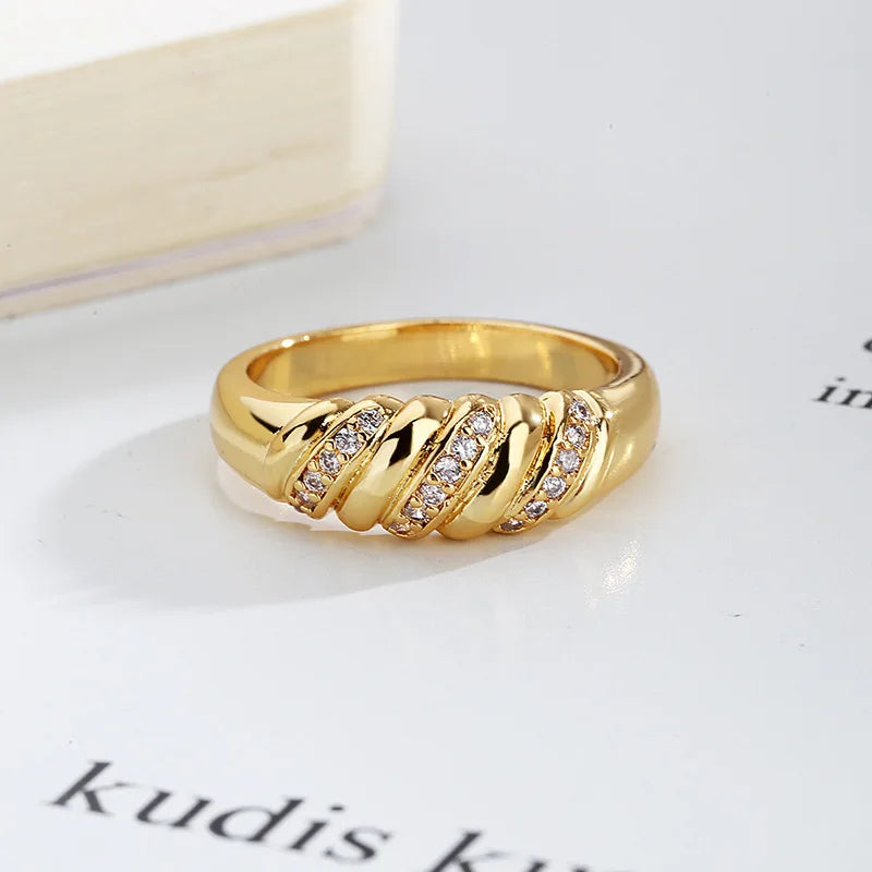 ZHOUYANG Vintage Gold Chunky Croissant Ring for Women