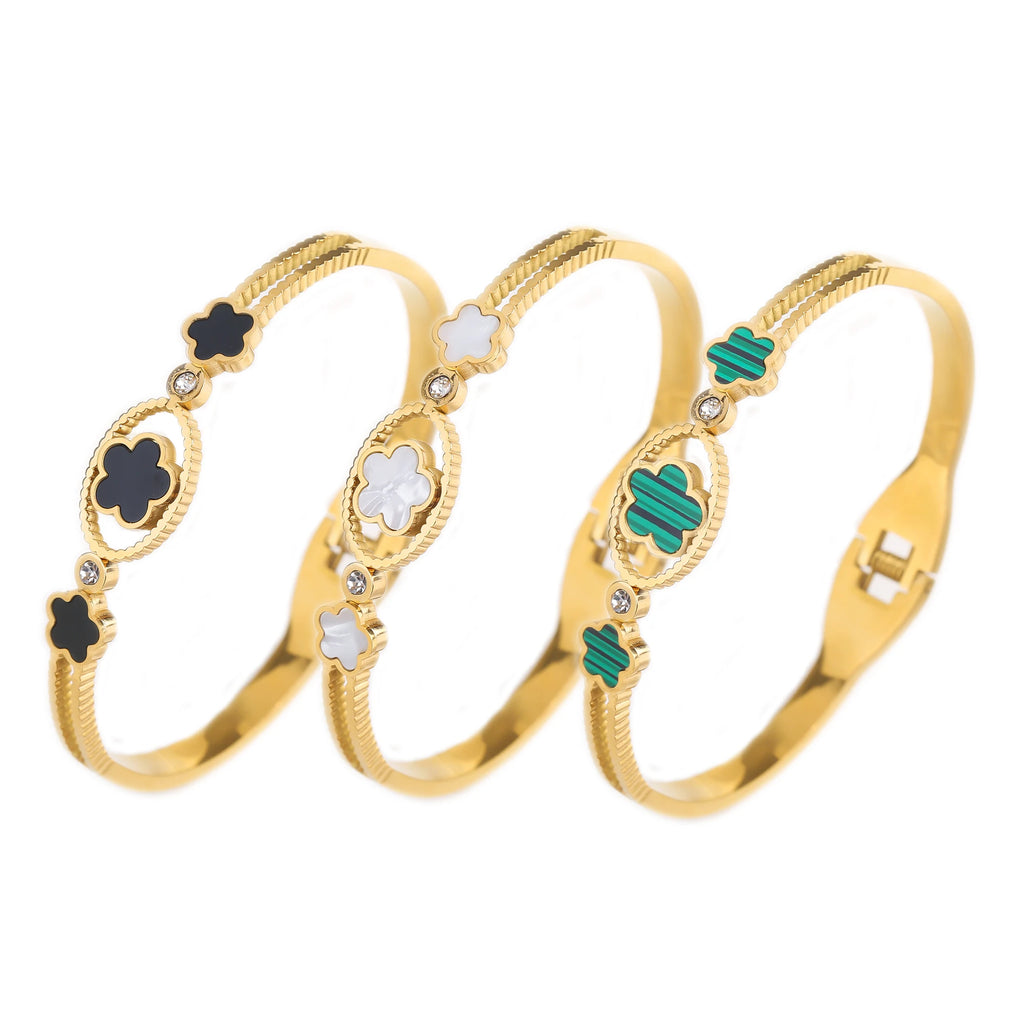 Chunky Five-Leaf Flower Open Bangle – 18K Gold Stainless Steel