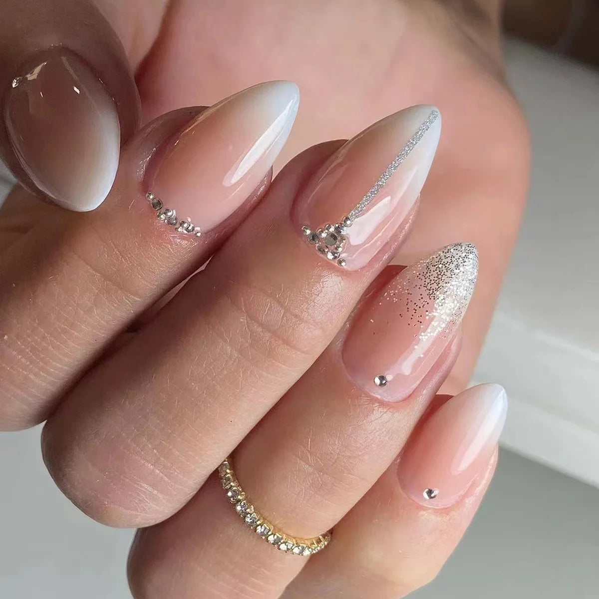 Medium Acrylic Almond Fake Nails – Removable Press-On, French Style, Europe/USA Design