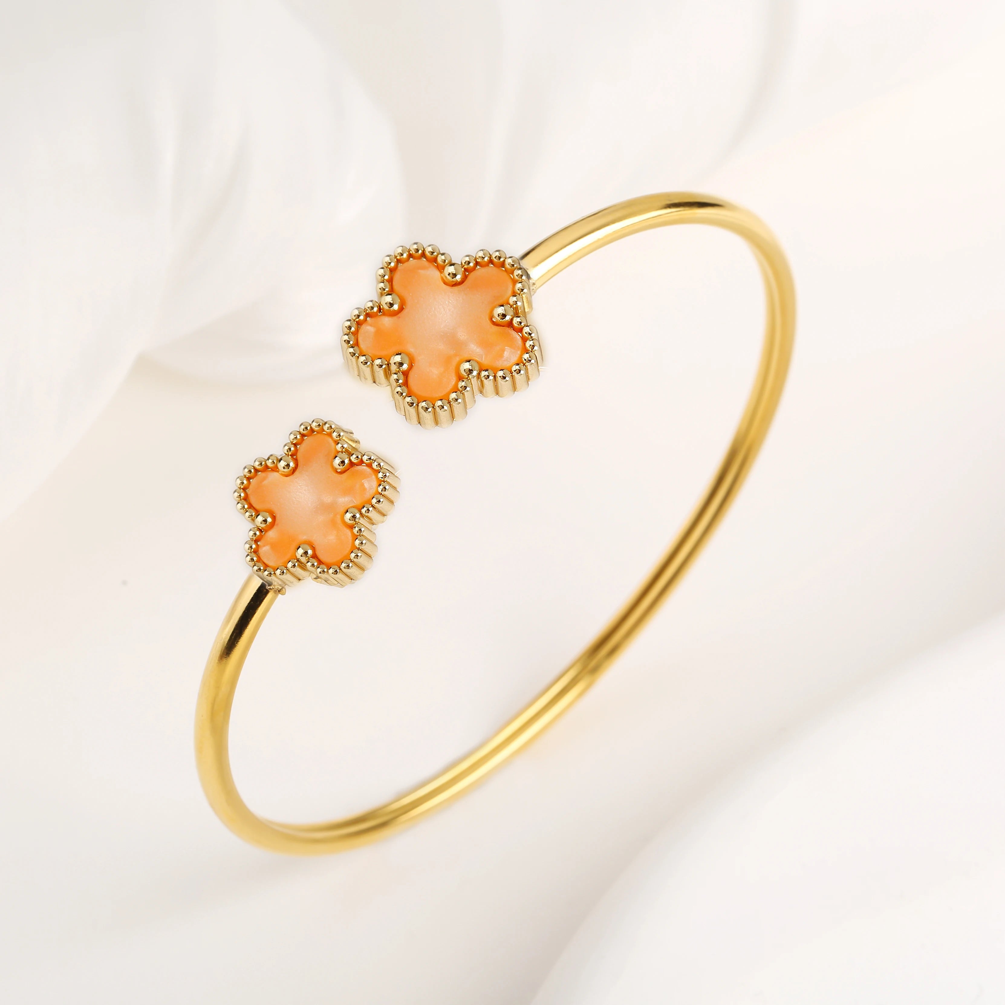 Adjustable Five-Leaf Flower Open Bangle – Gold-Plated Stainless Steel