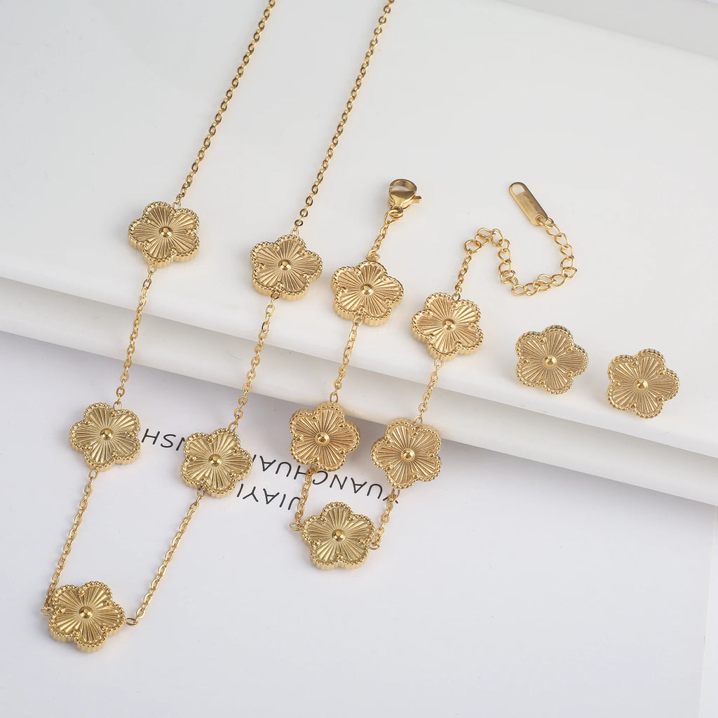 Fleur de Grace – 18K Gold Plated Clover Jewelry Set