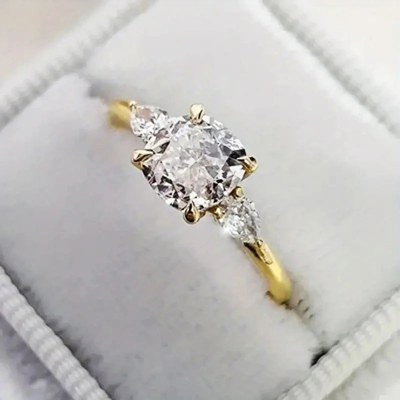 Lumière Ring – Cushion Cut Zircon Elegance