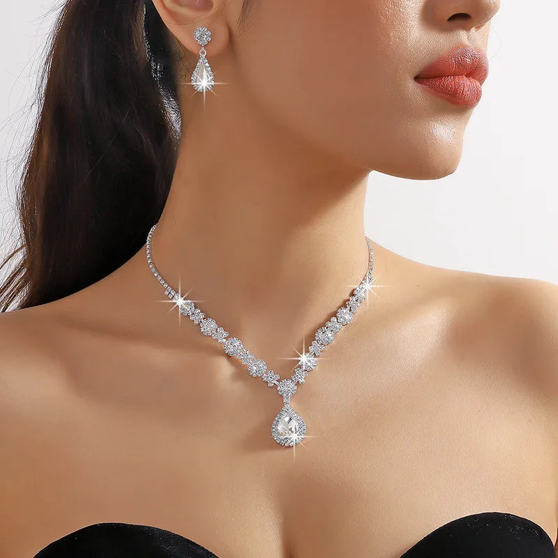 Goutte de Cristal – 3-Piece Necklace & Earrings Set