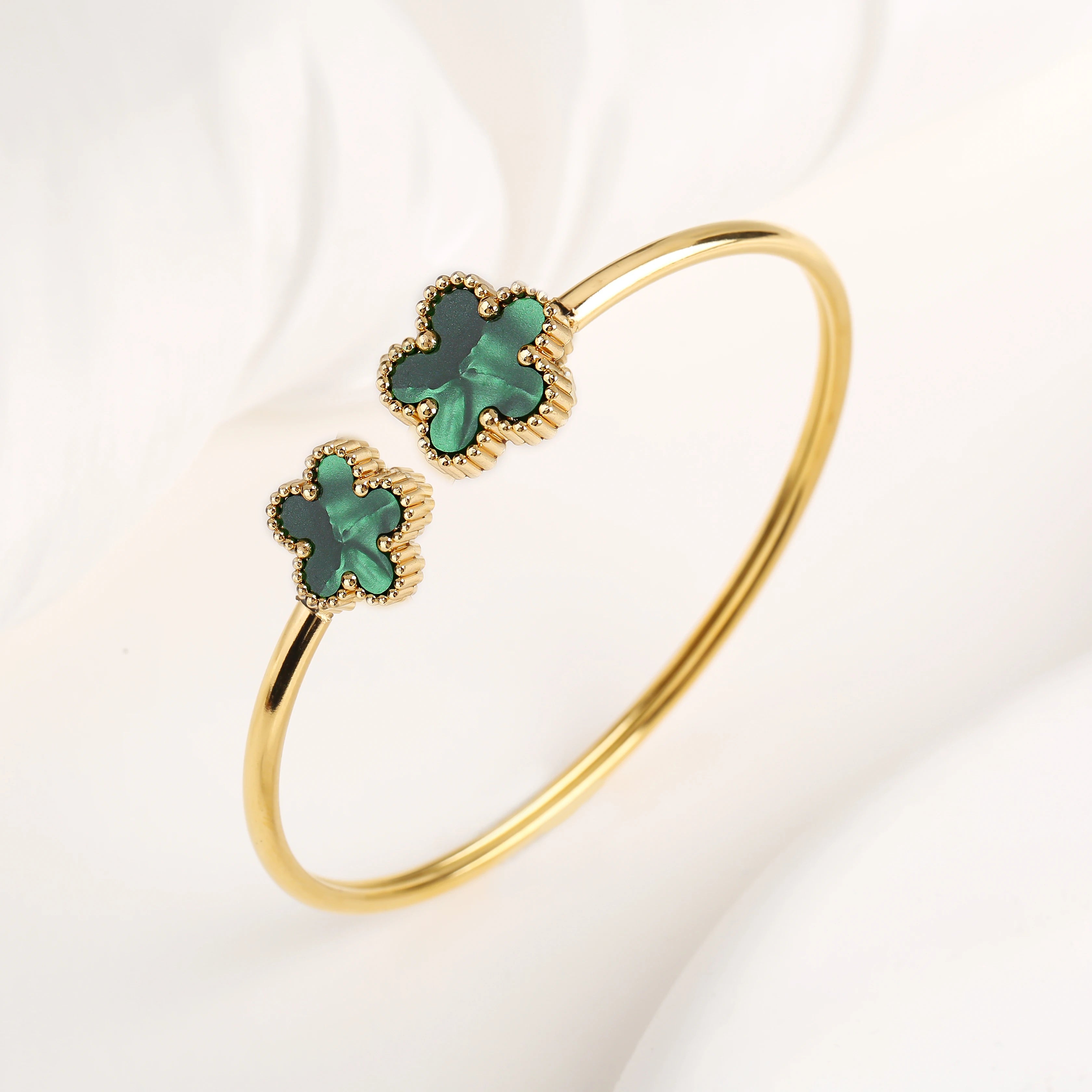 Adjustable Five-Leaf Flower Open Bangle – Gold-Plated Stainless Steel